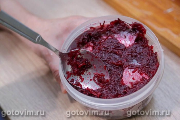 Сельдь в свекольном маринаде (из свежей сельди)