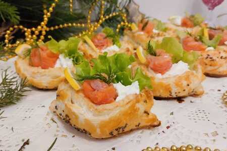 С форелью и творожным сыром "лодочки" С форелью и творожным сыром "лодочки"