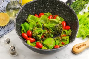 Креветки с овощами Креветки с овощами