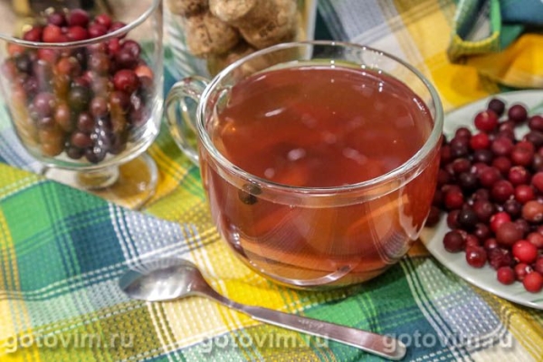 Компот из клюквы с яблоками в мультиварке