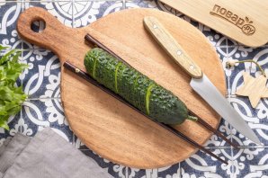 Закуска из огурца «Змейка» Закуска из огурца «Змейка»