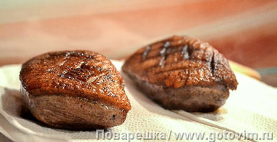 Утиная грудка с вишневым соусом