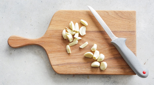 Буженина, как нашпиговать чесноком, пошаговый рецепт с фото на 871 ккал Буженина, как нашпиговать чесноком, пошаговый рецепт с фото на 871 ккал