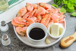 Жареные креветки в соевом соусе в панцире Жареные креветки в соевом соусе в панцире