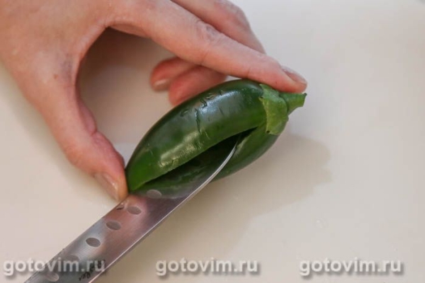 Жареный перец халапеньо с сыром и в хрустящей панировке  Жареный перец халапеньо с сыром и в хрустящей панировке