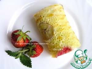 Блинные роллы с бананом и клубникой Блинные роллы с бананом и клубникой