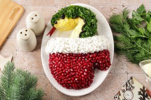 Новогодний салат "Варежка" на год Змеи Новогодний салат "Варежка" на год Змеи