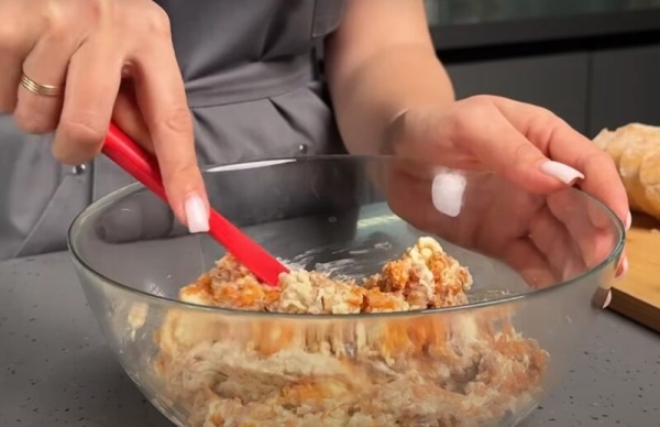 Мы готовили, как могли. Знаменитая намазка «Селедочная» из 90-х: главное, что просто, быстро и вкусно Мы готовили, как могли. Знаменитая намазка «Селедочная» из 90-х: главное, что просто, быстро и вкусно