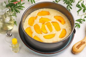 Творожный пирог с персиками Творожный пирог с персиками