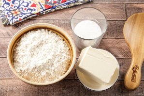 Торт из песочной крошки со сметанным кремом Торт из песочной крошки со сметанным кремом