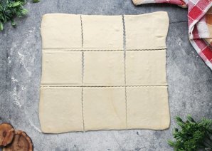 Пирожки с колбасой и сыром