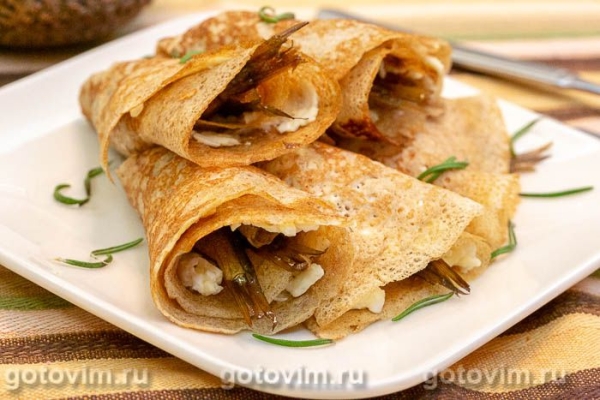 Блины с плавленым сыром и шпротами