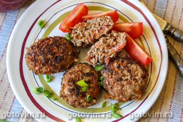 Котлеты из мяса с квашеной капустой Котлеты из мяса с квашеной капустой