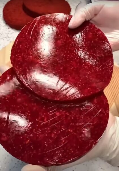 Ароматная и вкусная малиновая начинка в торт. Самое удачное сочетание: когда хочется лета и красивой подачи