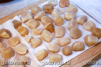 Гребешки в соусе из шампанского и красной икры Гребешки в соусе из шампанского и красной икры