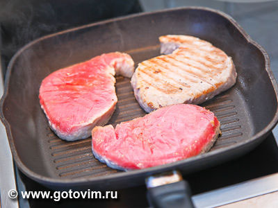 Стейки из тунца