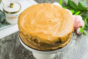 Шоколадный торт с кремом из вареной сгущенки Шоколадный торт с кремом из вареной сгущенки