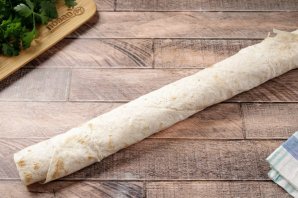 Рулет из лаваша с сыром Рулет из лаваша с сыром