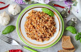 Гречка с тушенкой в мультиварке