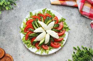 Салат с вареными яйцами Салат с вареными яйцами