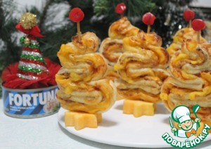 Слойки "Елочки" с тунцом Слойки "Елочки" с тунцом