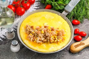 Рис в яичной обёртке "Омурайсу" Рис в яичной обёртке "Омурайсу"