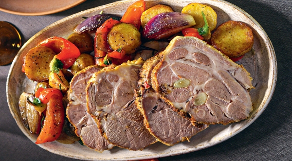 Буженина, как нашпиговать чесноком, пошаговый рецепт с фото на 871 ккал Буженина, как нашпиговать чесноком, пошаговый рецепт с фото на 871 ккал