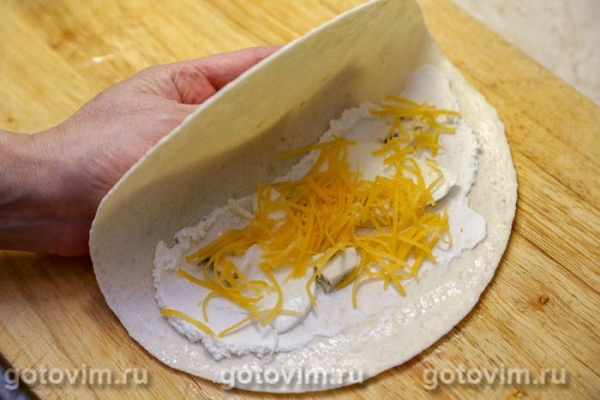 Чебуреки из лаваша «4 сыра» Чебуреки из лаваша «4 сыра»