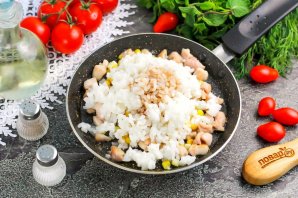 Рис в яичной обёртке "Омурайсу" Рис в яичной обёртке "Омурайсу"