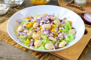 Салат с капустой, кукурузой и фасолью Салат с капустой, кукурузой и фасолью