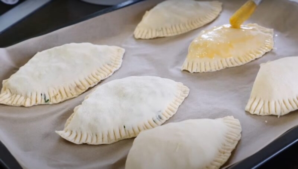 Турецкие пирожки «3 начинки». Всю жизнь прожила, но такой рецепт не видела Турецкие пирожки «3 начинки». Всю жизнь прожила, но такой рецепт не видела