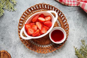 Клубника фламбе Клубника фламбе