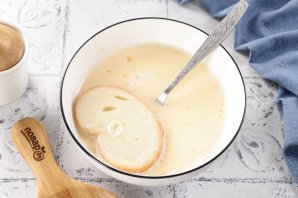 Гренки с молоком и яйцом