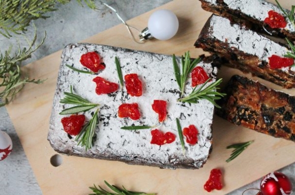 Пряный рождественский кекс с сухофруктами Пряный рождественский кекс с сухофруктами