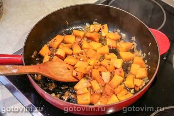 Куриная печень, жаренная с тыквой Куриная печень, жаренная с тыквой