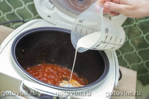 Стейки из свиной шеи в томатно-сливочном соусе в мультиварке