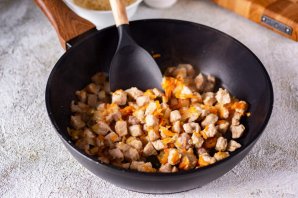 Рис с мясом в горшочках Рис с мясом в горшочках