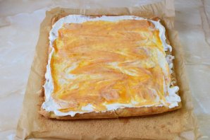 Бисквитный рулет с кремом из сливок