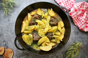 Говяжий хвост с картошкой Говяжий хвост с картошкой