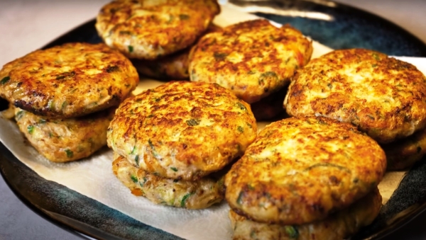 Как приготовить вкусные кабачковые котлеты. Любимый рецепт Как приготовить вкусные кабачковые котлеты. Любимый рецепт