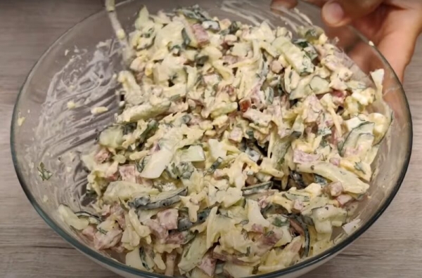 «Столичный» салат по-новому: рецепт за 5 минут. Вы больше никогда не будете готовить «Оливье»