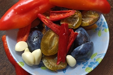 Острый сливовый соус на зиму без варки Острый сливовый соус на зиму без варки