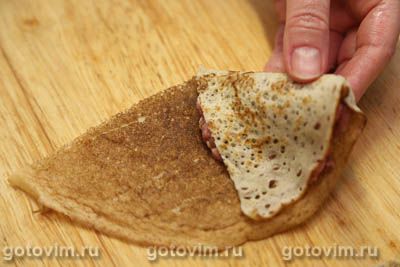 Запеканка блинная с фаршем и сырным соусом бешамель