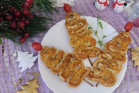 Закусочные елочки с беконом и сыром Закусочные елочки с беконом и сыром