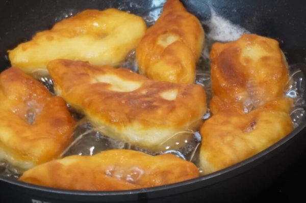 Хворост по маминому рецепту из 70-х. Доступный рецепт проверенный временем: пальчики оближешь!