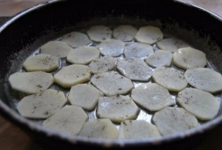 Филе семги с картофелем под сметанным соусом в духовке Филе семги с картофелем под сметанным соусом в духовке