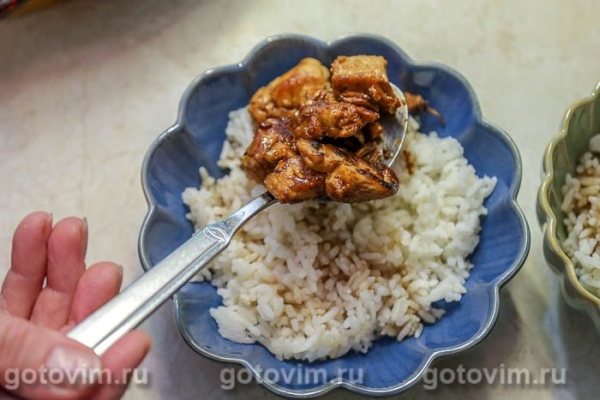 Поке с курицей, манго и авокадо Поке с курицей, манго и авокадо