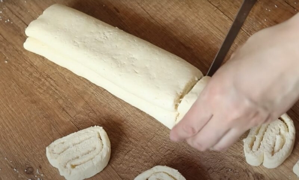 Рецепт вкусного печенья к чаю за 25 минут. Творожные ушки