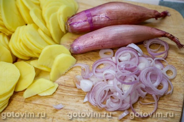 Гратен из картофеля с луком-шалот в мультиварке