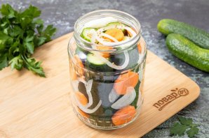 Огурцы с морковью на зиму Огурцы с морковью на зиму